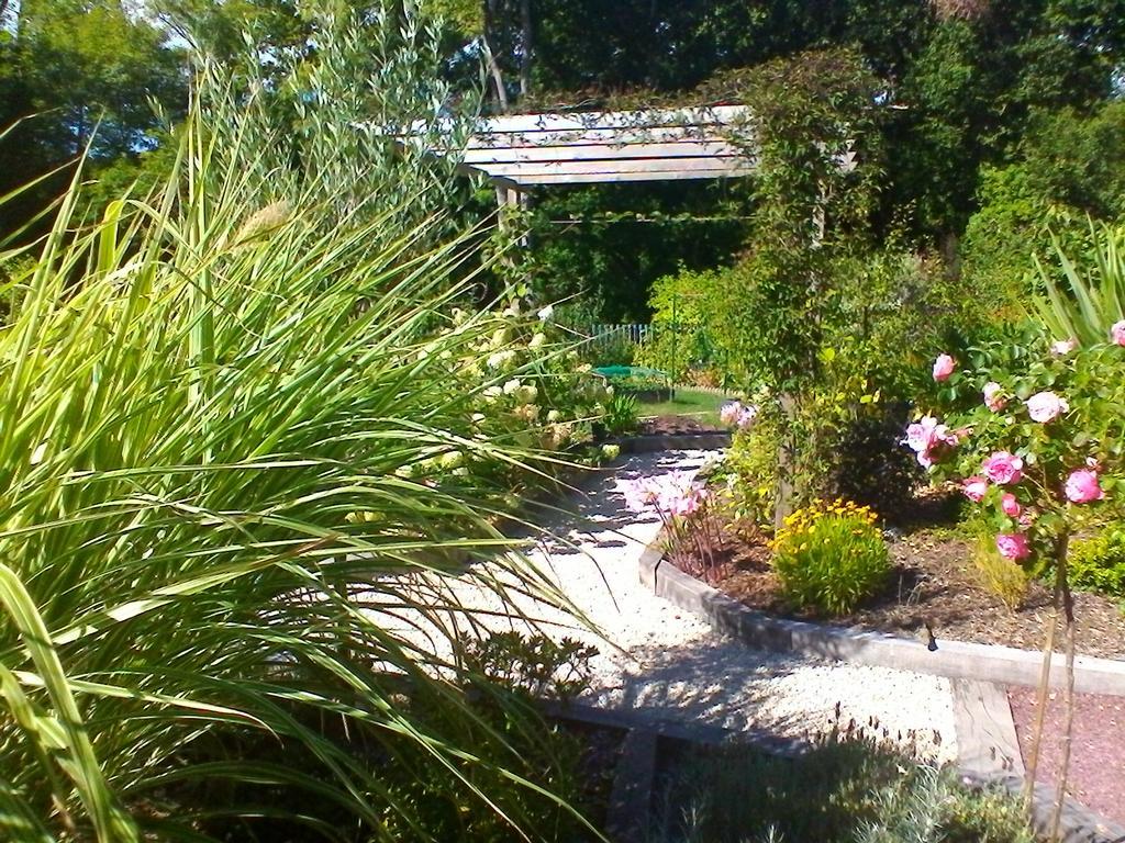 Les Muscaris Bed & Breakfast Le Minihic-sur-Rance Exterior foto